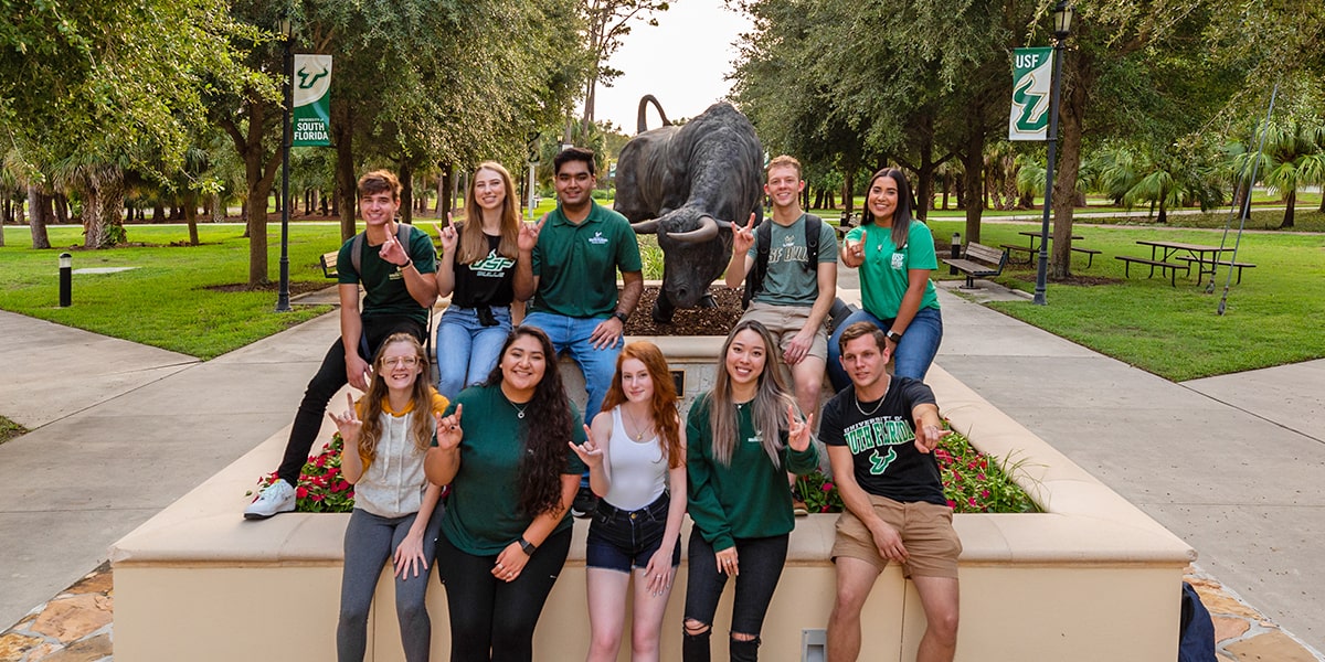Students on the USF Sarasota-Manatee campus